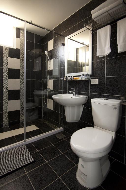 Hotel Chao Daily Rent Tainan Exterior foto